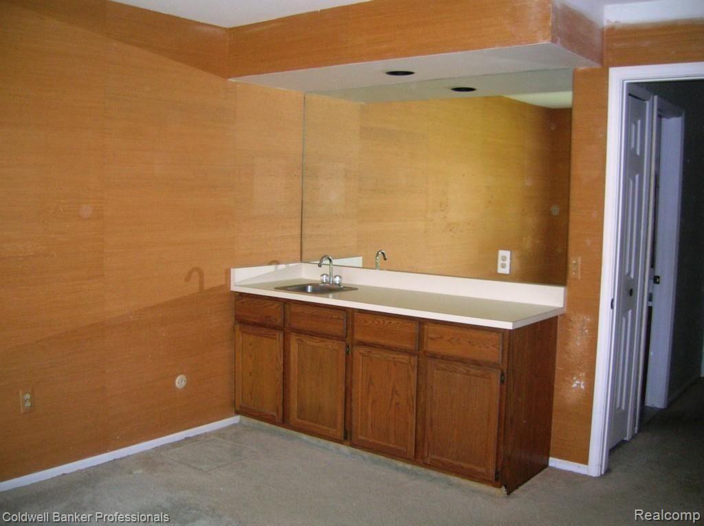 27880 Evergreen Road, Unit 19 Lathrup Village, MI 48076 - Photo 17 of 31