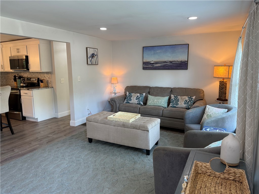 194 South Pier Road Narragansett, RI 02882 - Photo 18 of 30