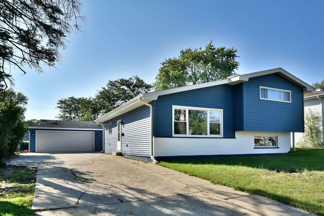 934 South Harvard Avenue Addison, IL 60101 - Photo 1 of 14