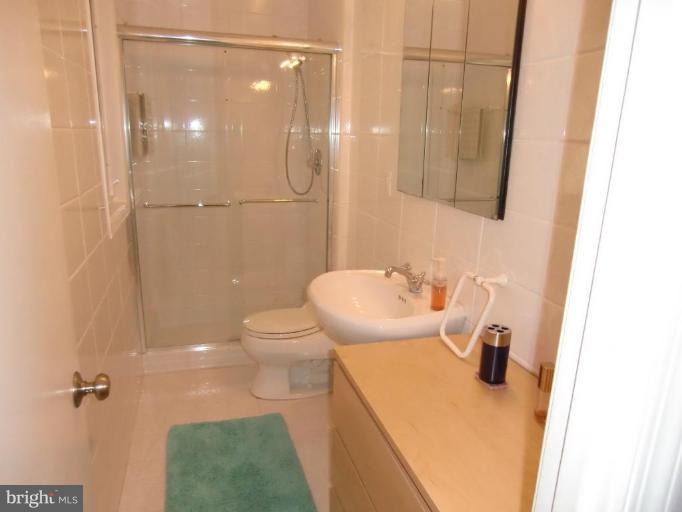 6607 Old Stage Road Rockville, MD 20852 - Photo 6 of 15 Bath #1