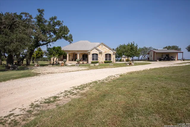 $1,325,000 | 34 Cravey Road, Boerne, TX 78006