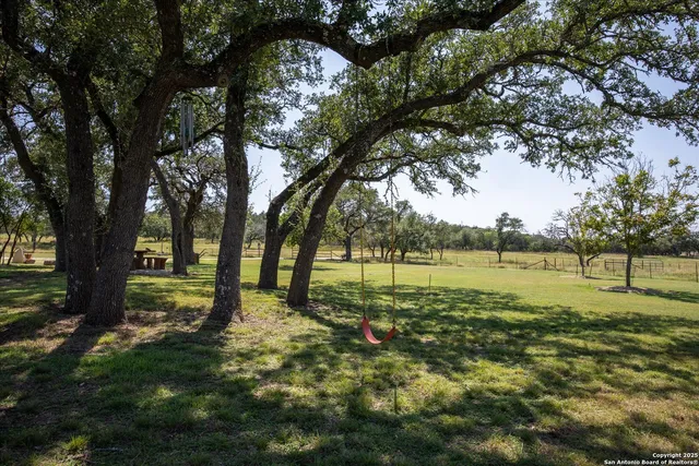 $1,325,000 | 34 Cravey Road, Boerne, TX 78006