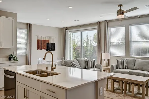 $2,895 | 10029 Luna River Avenue, Las Vegas, NV 89148