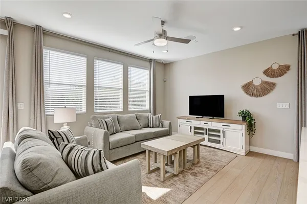 $2,895 | 10029 Luna River Avenue, Las Vegas, NV 89148