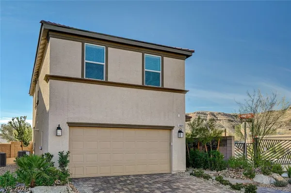 $2,895 | 10029 Luna River Avenue, Las Vegas, NV 89148