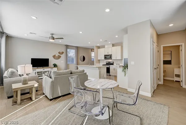 $2,895 | 10029 Luna River Avenue, Las Vegas, NV 89148