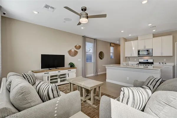 $2,895 | 10029 Luna River Avenue, Las Vegas, NV 89148