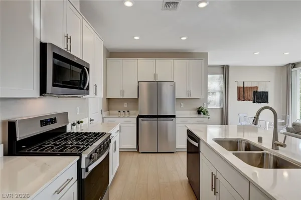 $2,895 | 10029 Luna River Avenue, Las Vegas, NV 89148