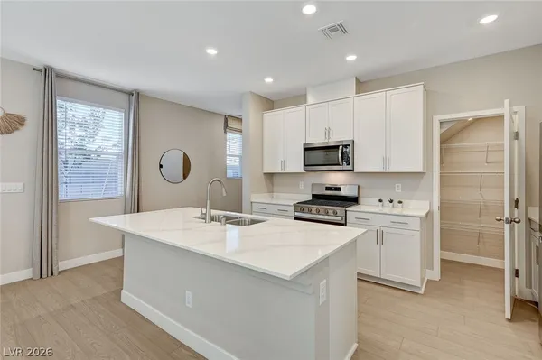 $2,895 | 10029 Luna River Avenue, Las Vegas, NV 89148