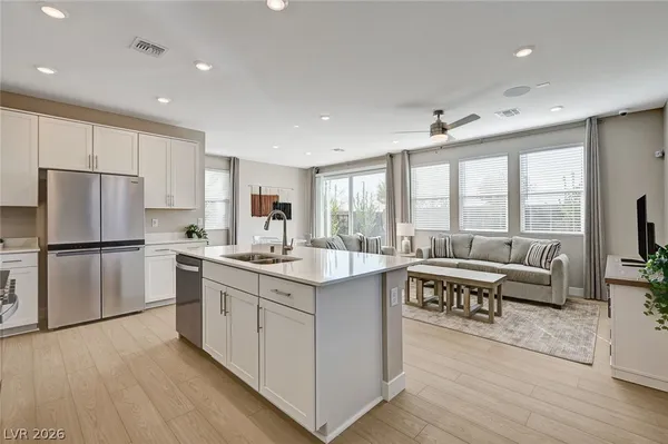 $2,895 | 10029 Luna River Avenue, Las Vegas, NV 89148