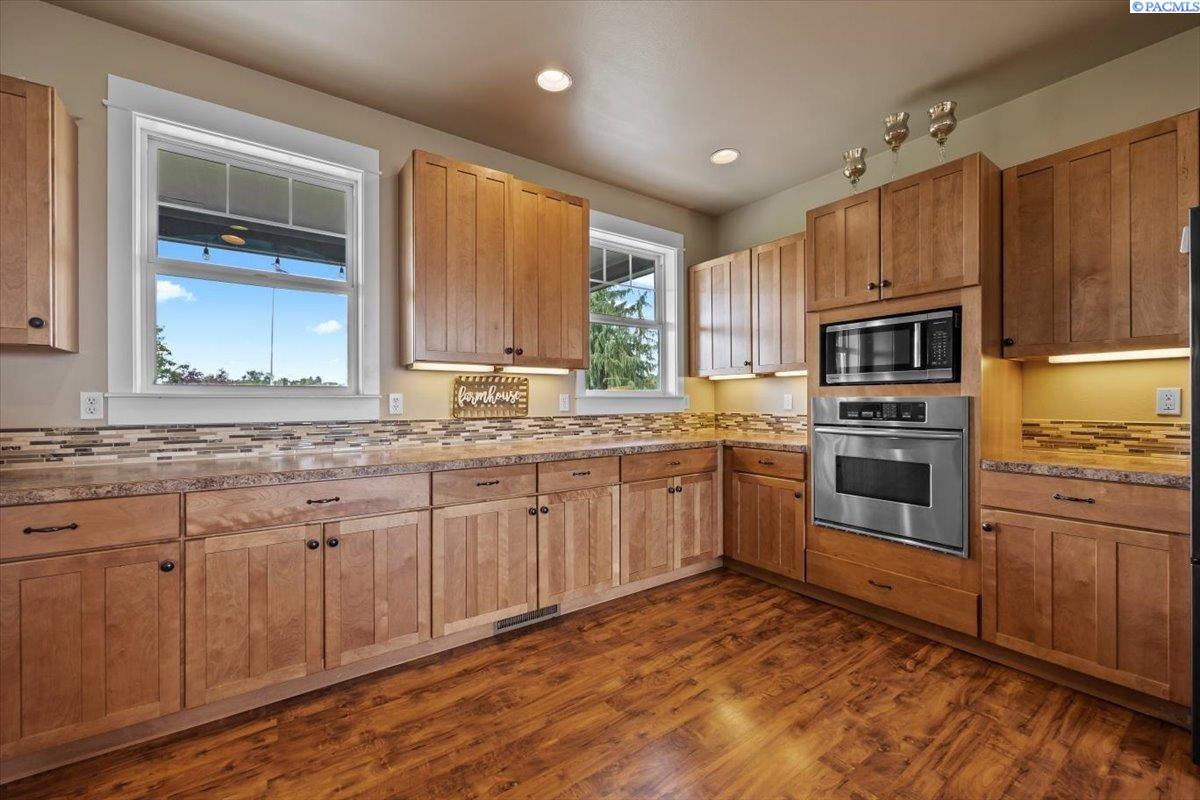 168715 West Johnson Road Prosser, WA 99350 - Photo 12 of 49 Gallery Image 12