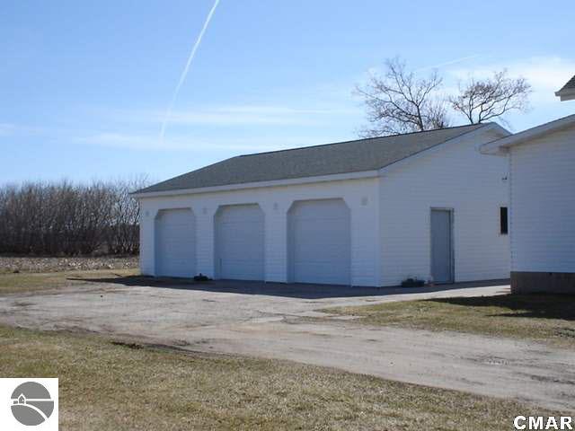 6896 North Pingree Road Elwell, MI 48832 - Photo 10 of 13 1771062-9.JPG