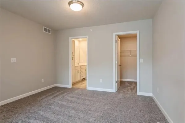 $2,600 | 10888 Fountain Place North, Maple Grove, MN 55369