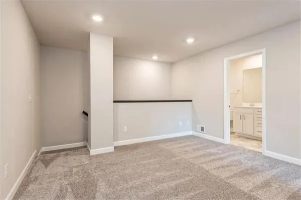 $2,600 | 10888 Fountain Place North, Maple Grove, MN 55369