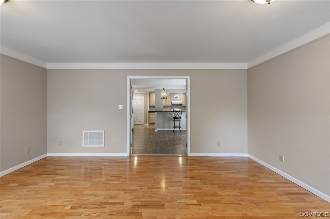 10201 Kayvee Road Chesterfield, VA 23236 - Photo 18 of 38 Family room to dining area