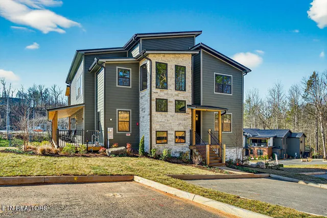 $2,590,000 | 130 Mills Park Road, Unit 10, Gatlinburg, TN 37738