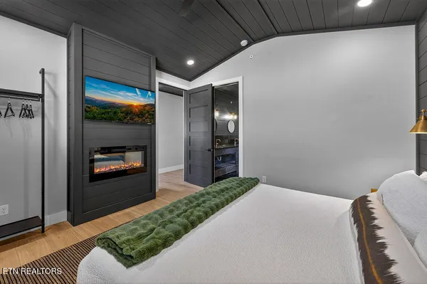 $2,585,000 | 130 Mills Park Road, Unit 10, Gatlinburg, TN 37738