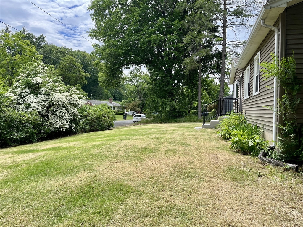 39 Jeffrey Lane Amherst, MA 01002 - Photo 35 of 41