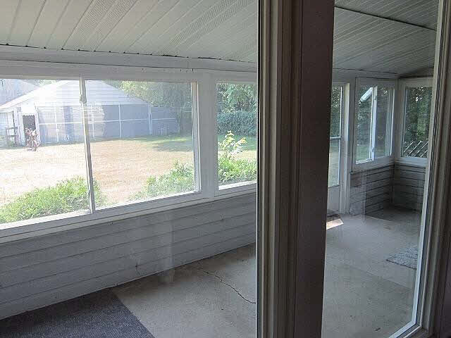9240 Secor Road Temperance, MI 48182 - Photo 14 of 18 20415337-13.JPG