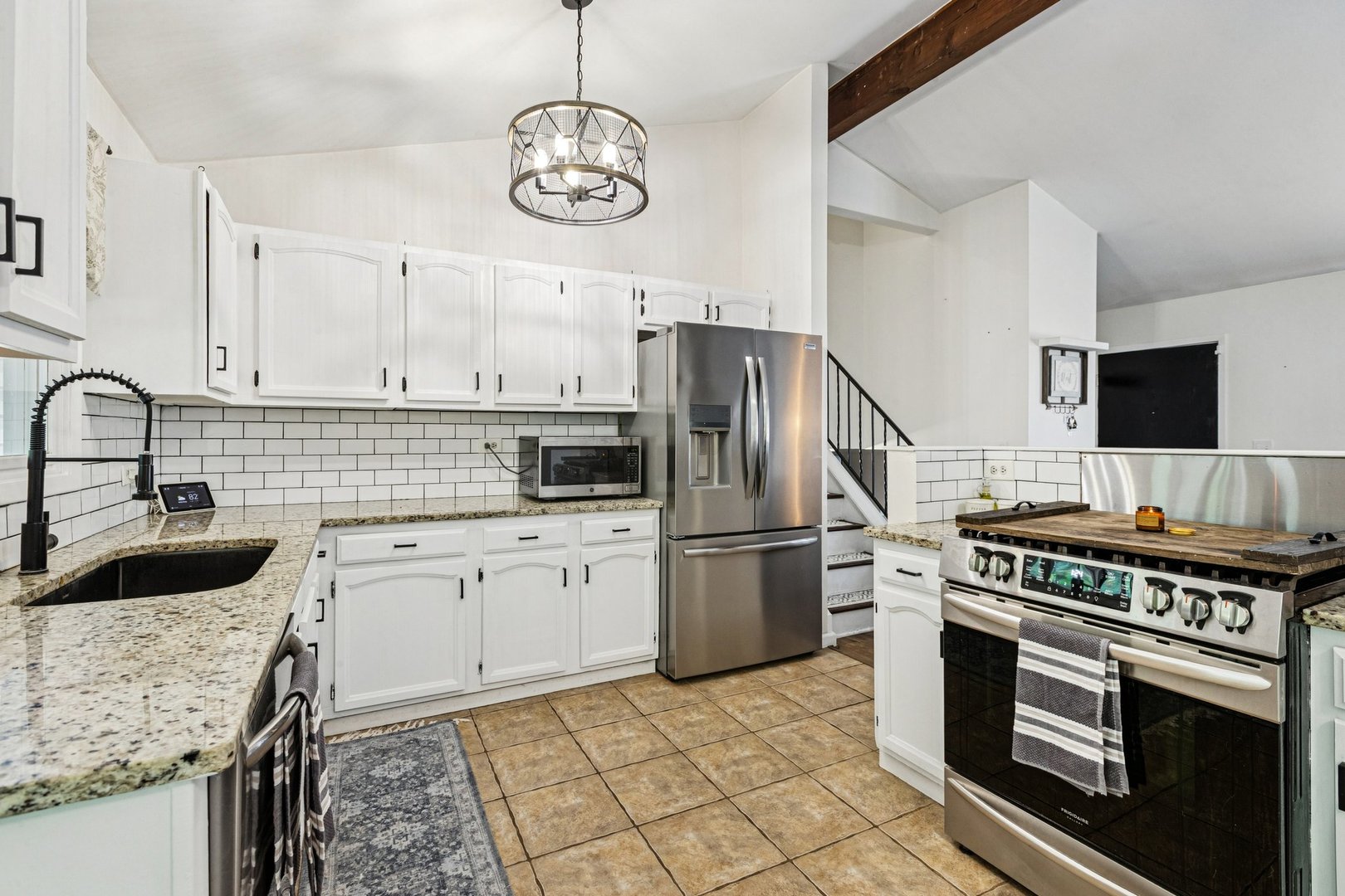 710 Greenbriar Lane Lindenhurst, IL 60046 - Photo 11 of 46