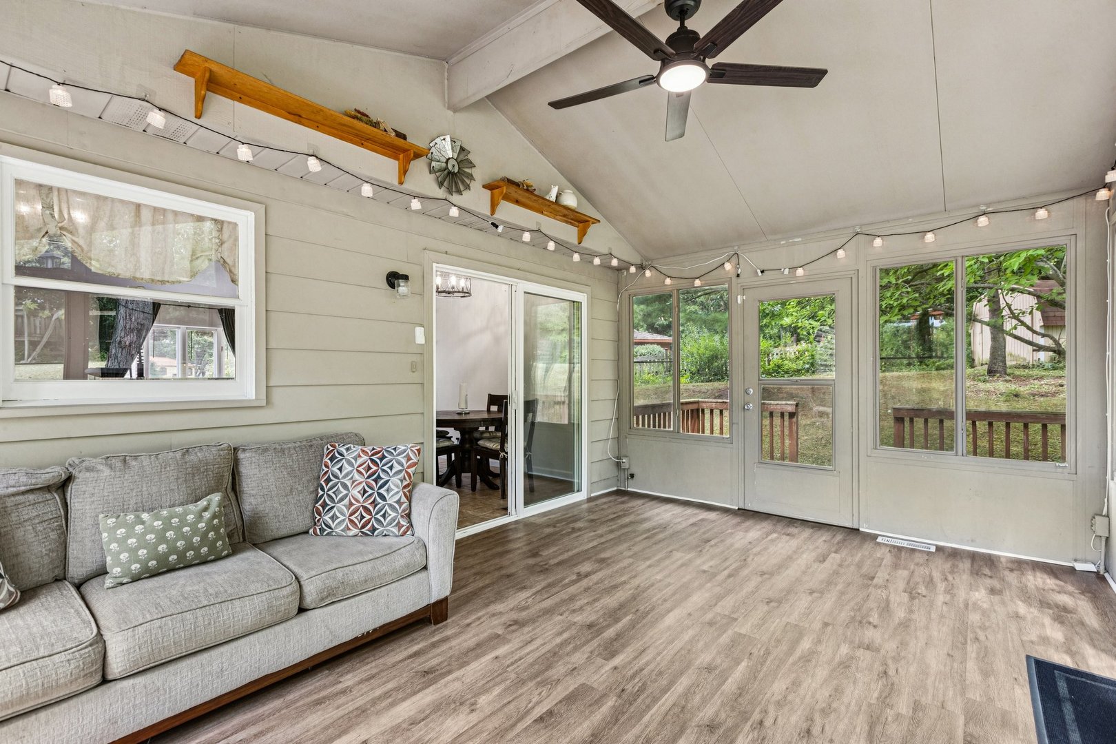 710 Greenbriar Lane Lindenhurst, IL 60046 - Photo 14 of 46