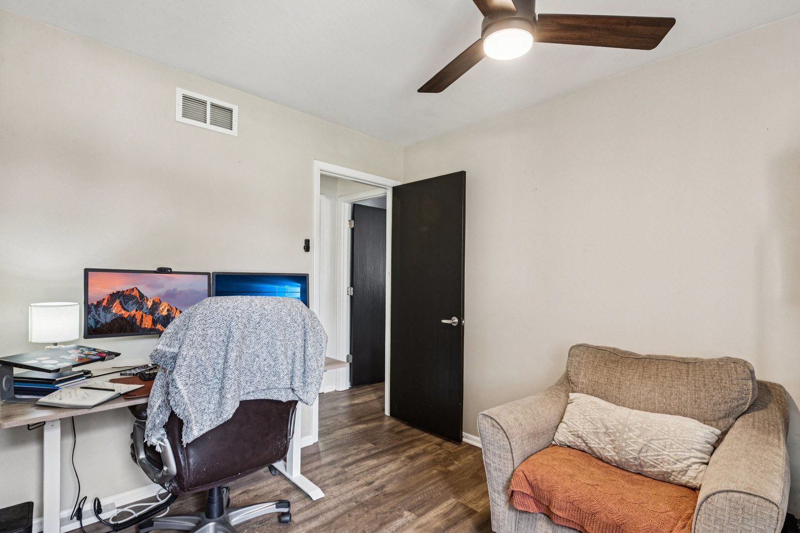 710 Greenbriar Lane Lindenhurst, IL 60046 - Photo 20 of 46