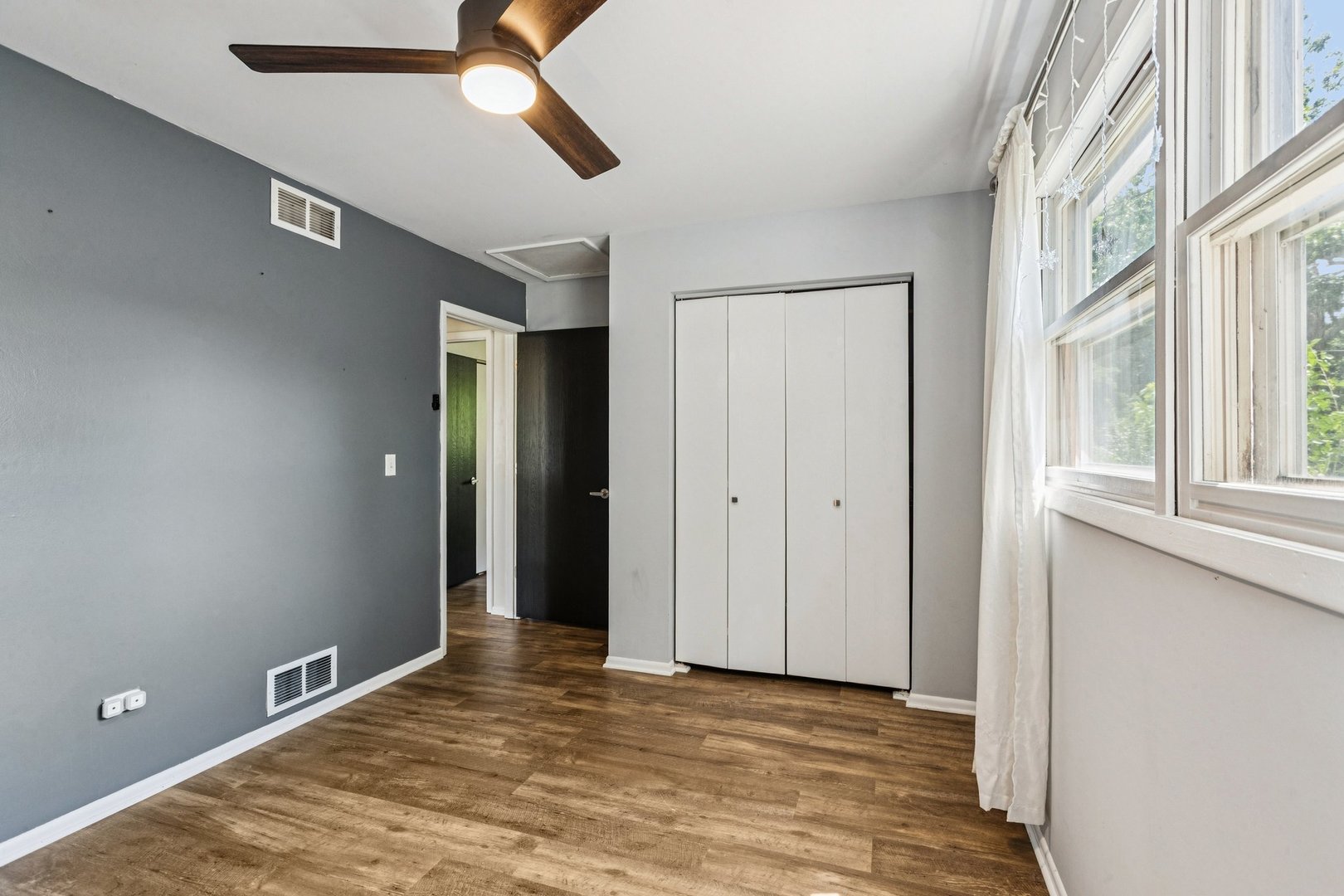 710 Greenbriar Lane Lindenhurst, IL 60046 - Photo 22 of 46