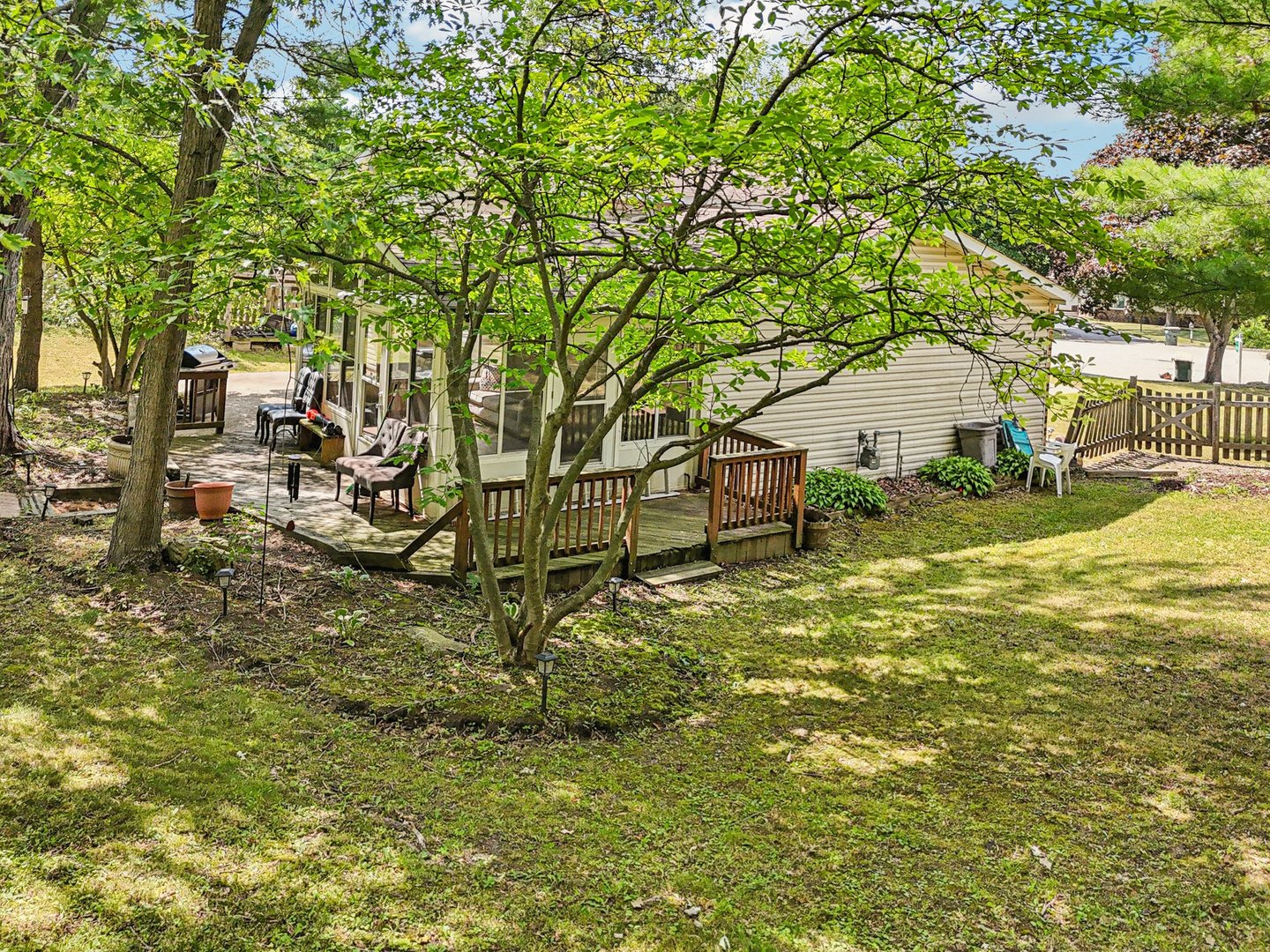 710 Greenbriar Lane Lindenhurst, IL 60046 - Photo 29 of 46