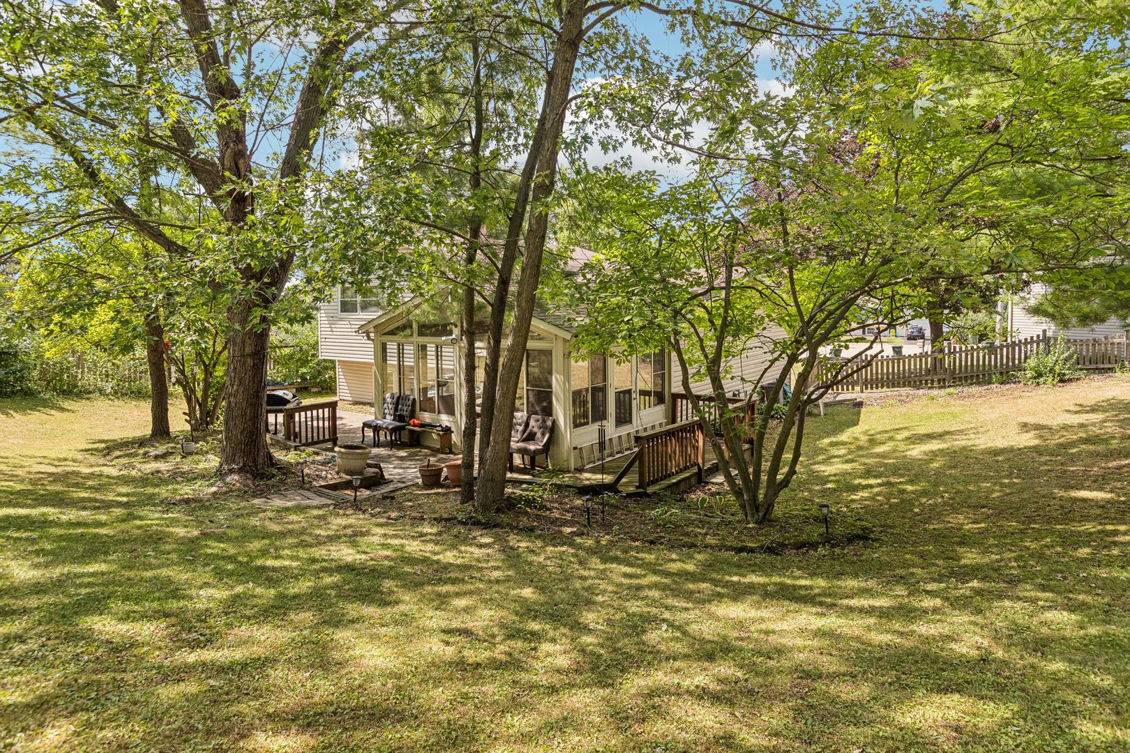 710 Greenbriar Lane Lindenhurst, IL 60046 - Photo 30 of 46