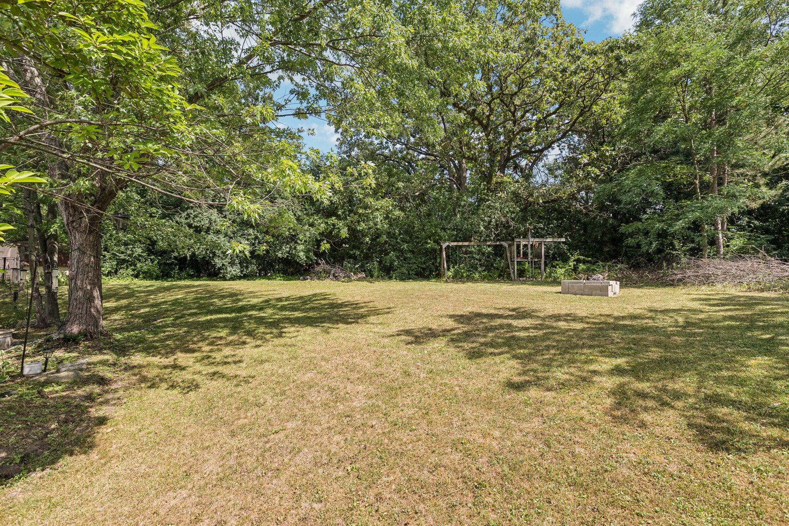 710 Greenbriar Lane Lindenhurst, IL 60046 - Photo 39 of 46