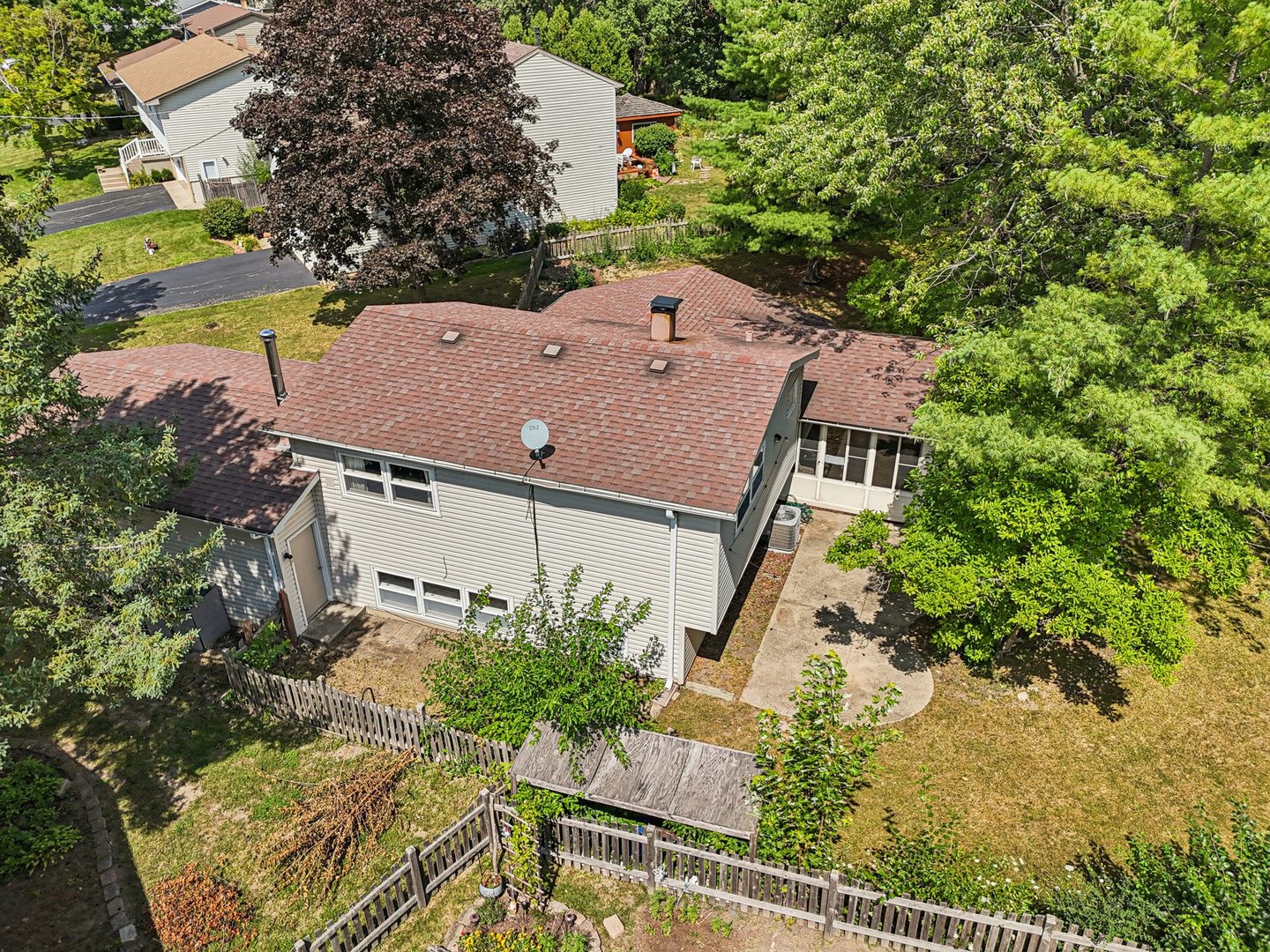 710 Greenbriar Lane Lindenhurst, IL 60046 - Photo 45 of 46