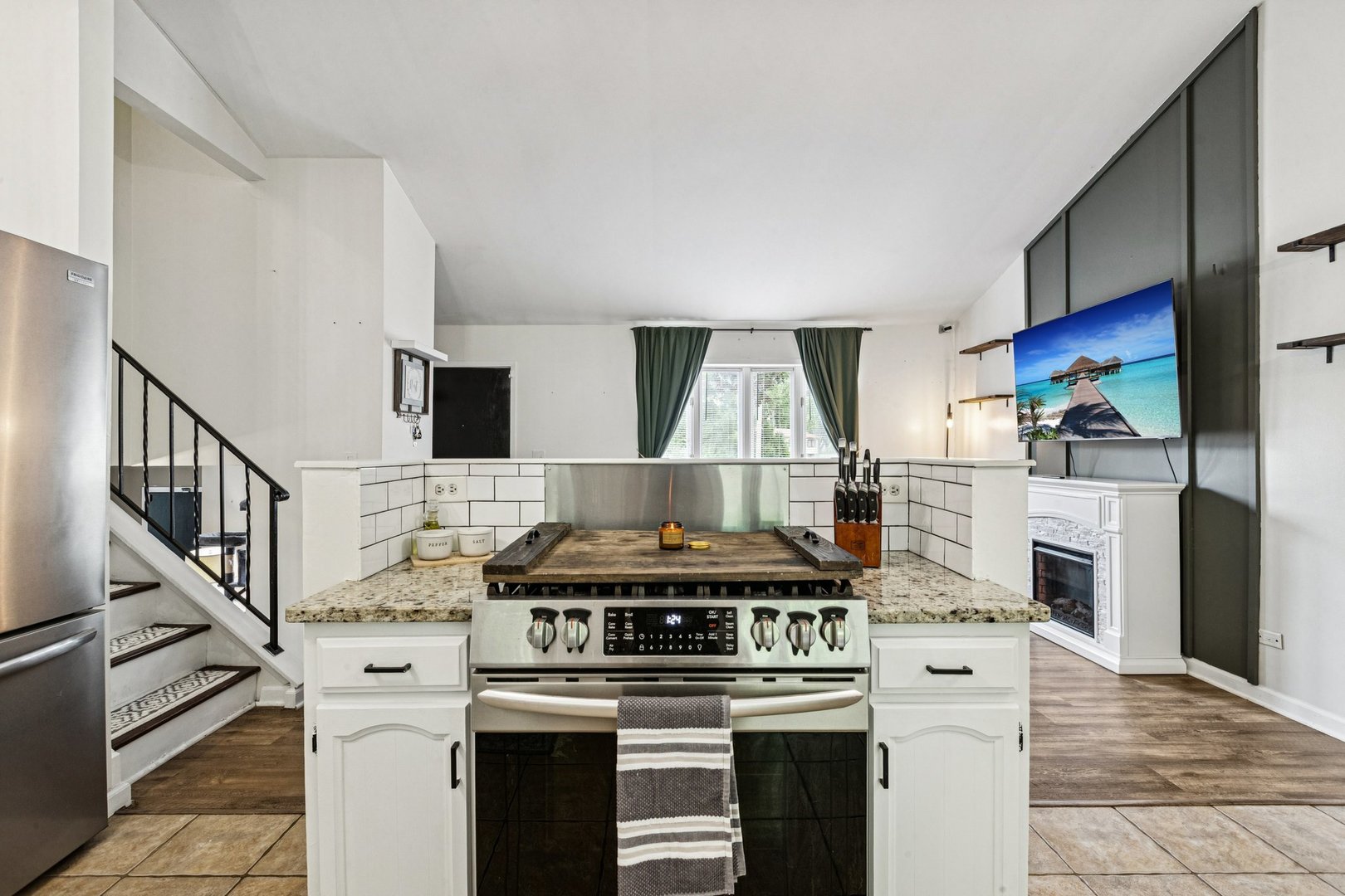 710 Greenbriar Lane Lindenhurst, IL 60046 - Photo 10 of 46