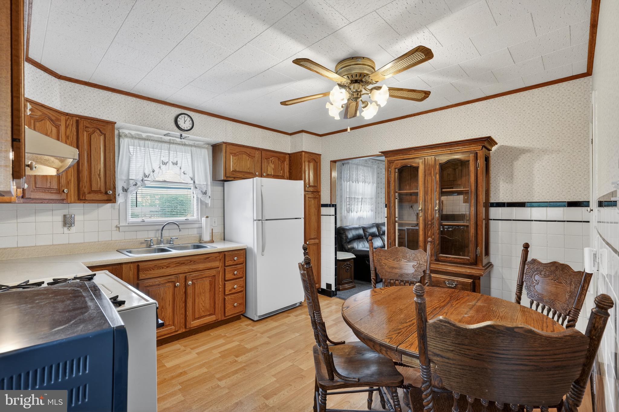 118 Carlysle Court Runnemede, NJ 08078 - Photo 4 of 39