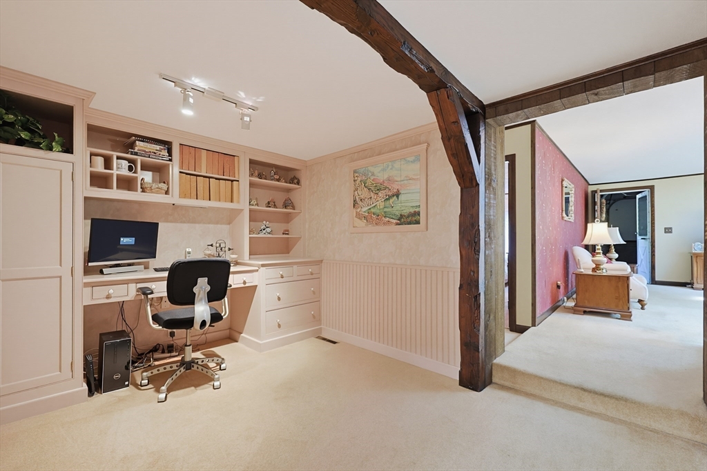 665 South Street Walpole, MA 02081 - Photo 15 of 40