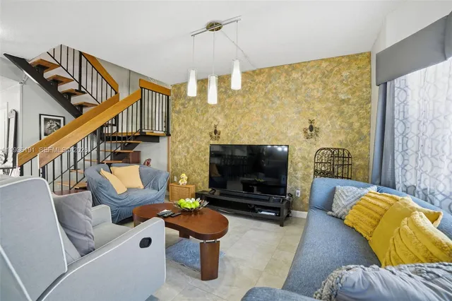 $419,999 | 6400 Southwest 138th Court, Unit 203, Miami, FL 33183