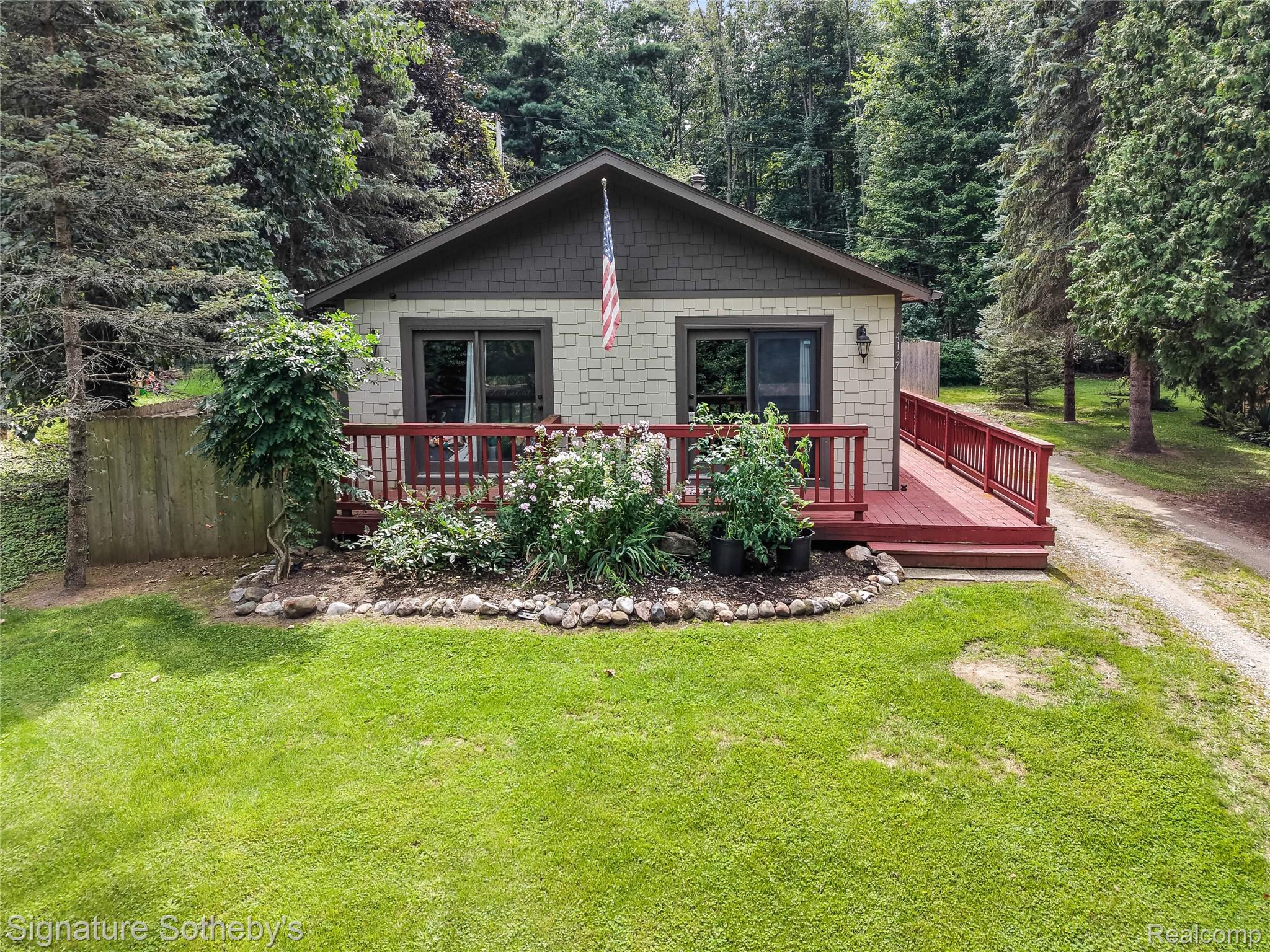 4137 West Allen Road Howell, MI 48855 - Photo 2 of 37 DJI_20260821094551_0434_D.jpg