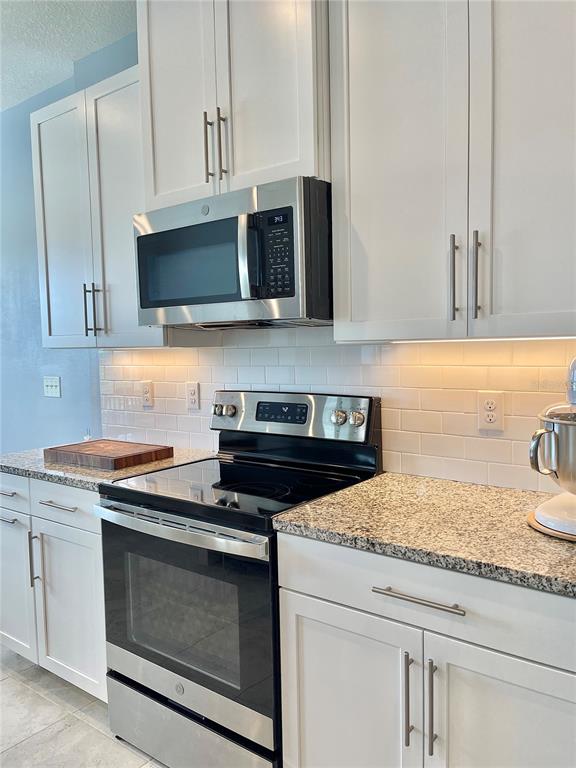 8511 Bonfire Way Parrish, FL 34219 - Photo 11 of 30