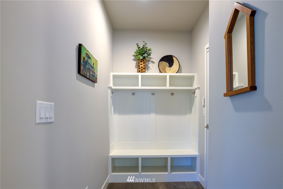 4792 Smithers Avenue South Renton, WA 98055 - Photo 20 of 37 a bathroom with a sink and a mirror