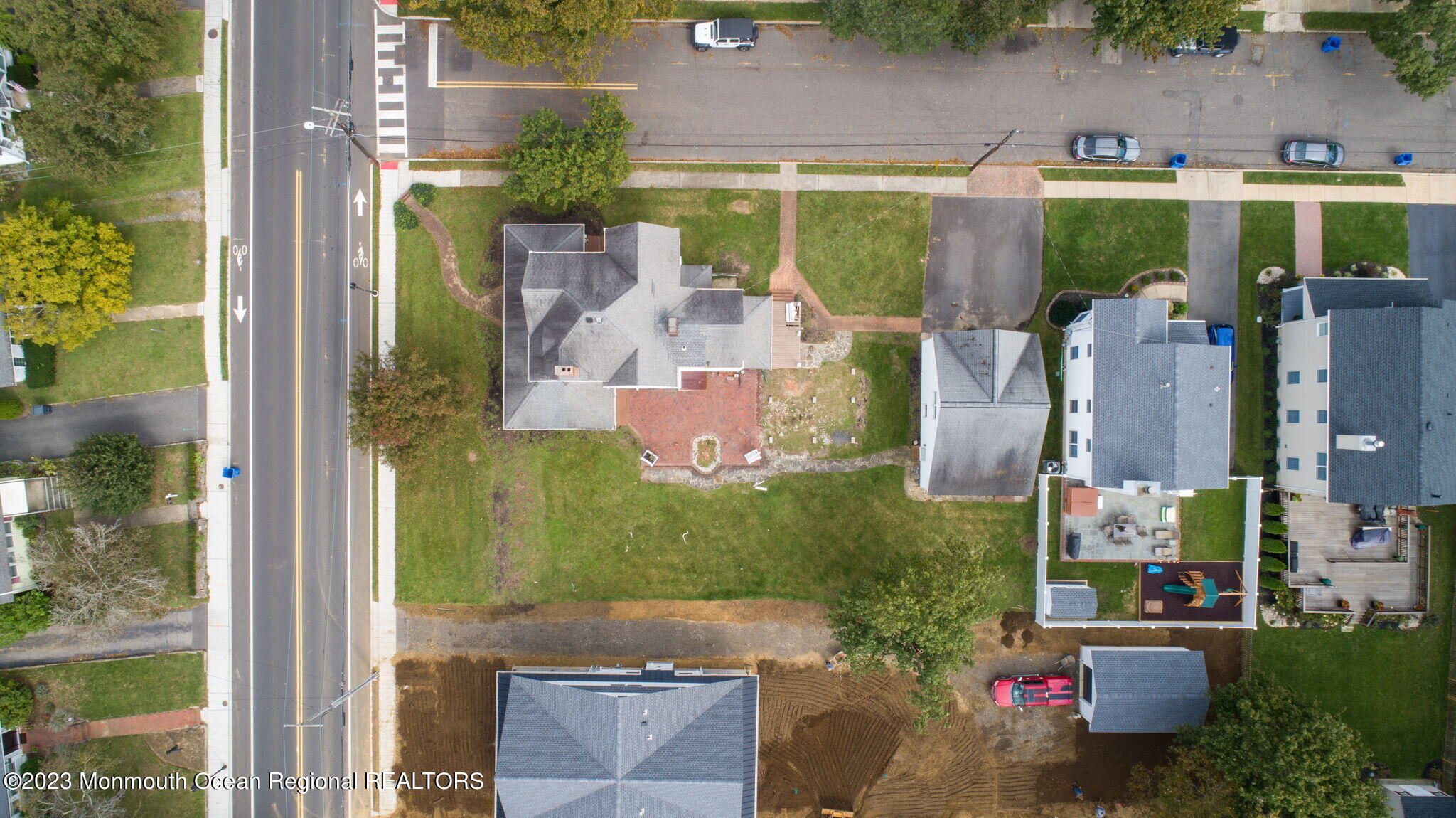 420 River Road Fair Haven, NJ 07704 - Photo 30 of 34 aerial view of a house with a yard and fountain in front of it