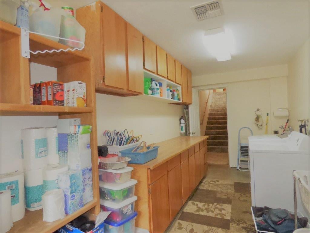 1068 Wards Creek Road Rogue River, OR 97537 - Photo 44 of 57 Huge Laundry Room with lots of storage.