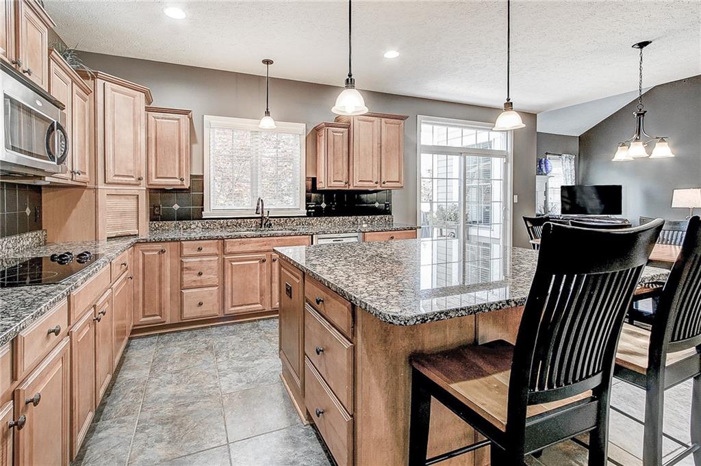 13661 Diving Hawk Crossing Fishers, IN 46055 - Photo 16 of 58 Gallery Image 16