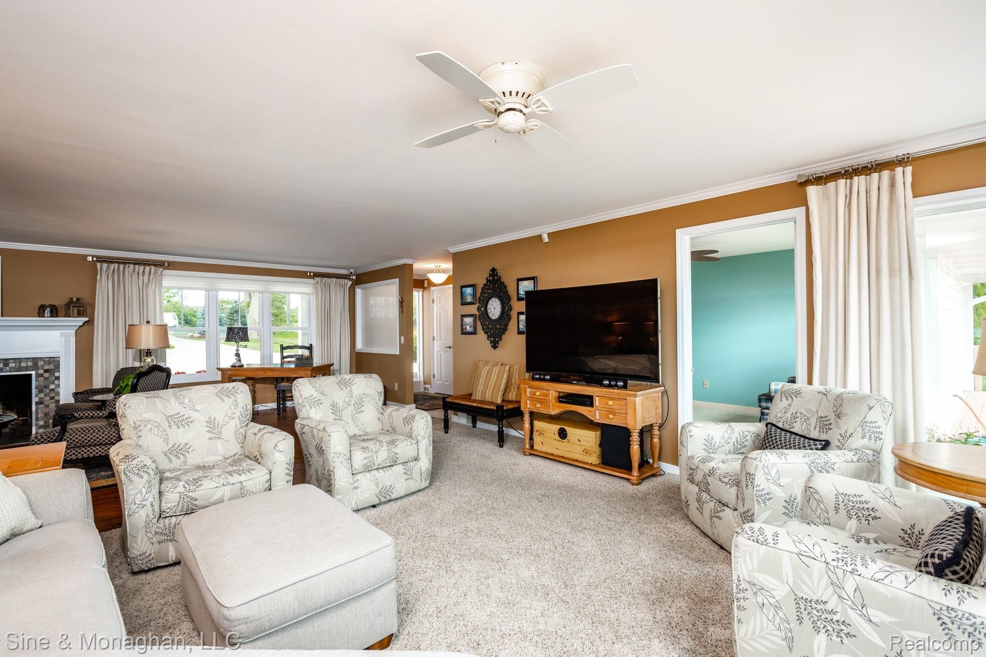 1103 River Road St. Clair, MI 48079 - Photo 37 of 75 39 GREAT ROOM 1103 River Rd.jpg