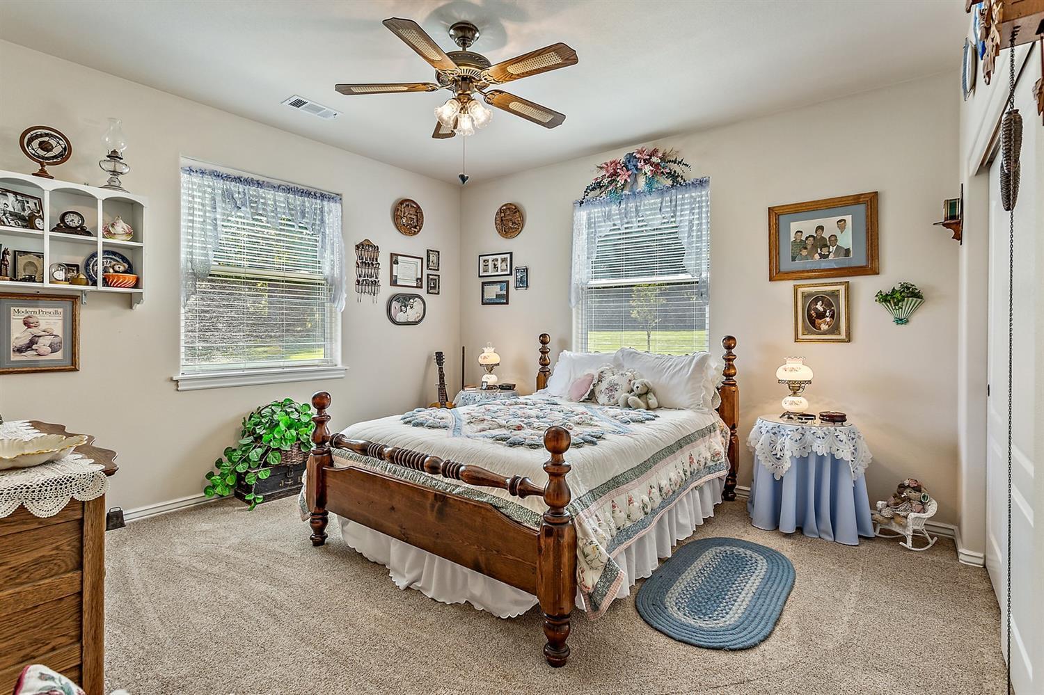 845 Riverbanks Road Grants Pass, OR 97527 - Photo 14 of 28 2nd Bedroom!