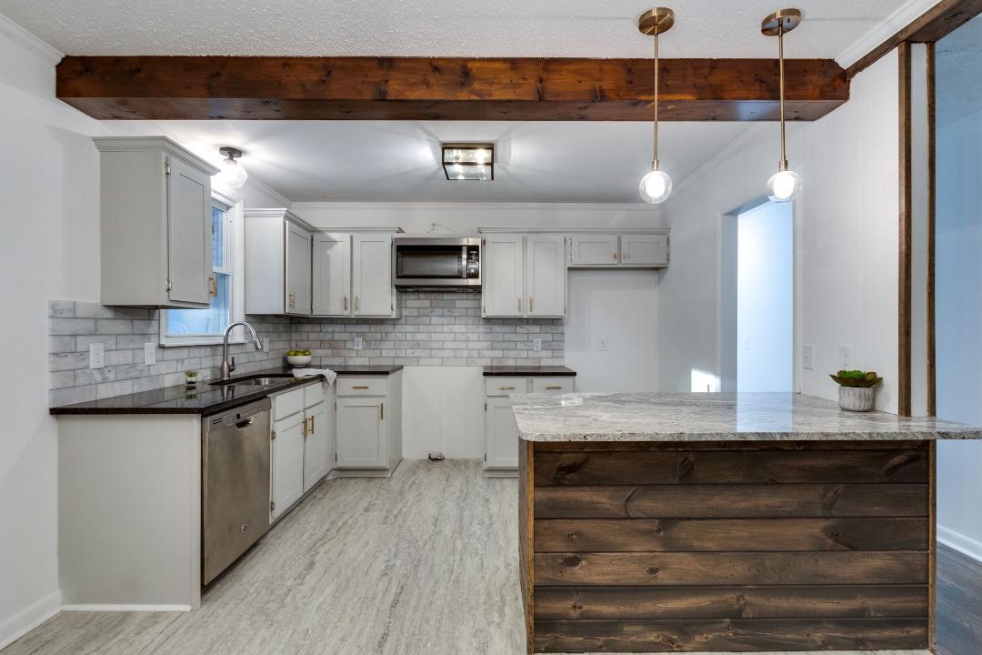 122 Dennis Road Hendersonville, TN 37075 - Photo 1 of 25 Gallery Image 1
