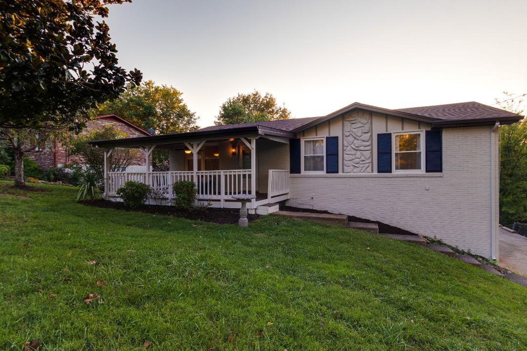 122 Dennis Road Hendersonville, TN 37075 - Photo 2 of 25 Gallery Image 2