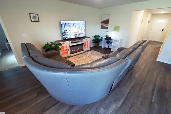 $3,000 | 1014 South Welcome Road, Greenville, SC 29611