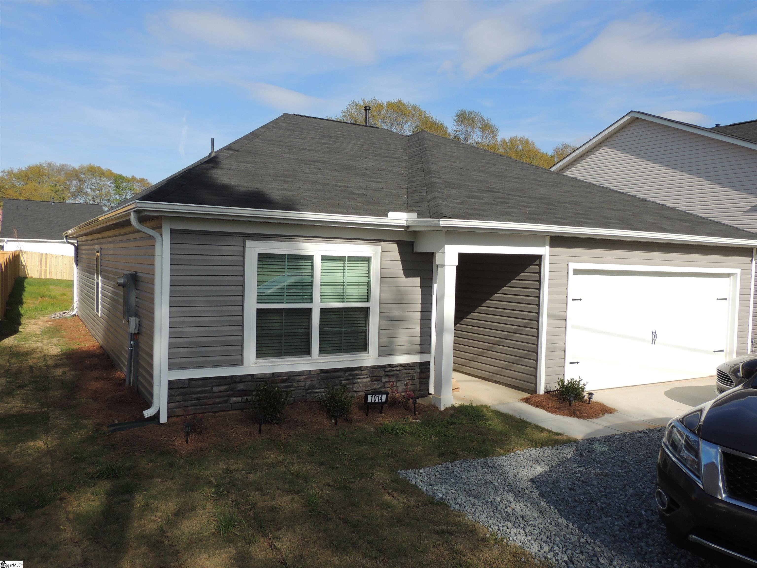 1014 South Welcome Road Greenville, SC 29611 - Photo 3 of 35