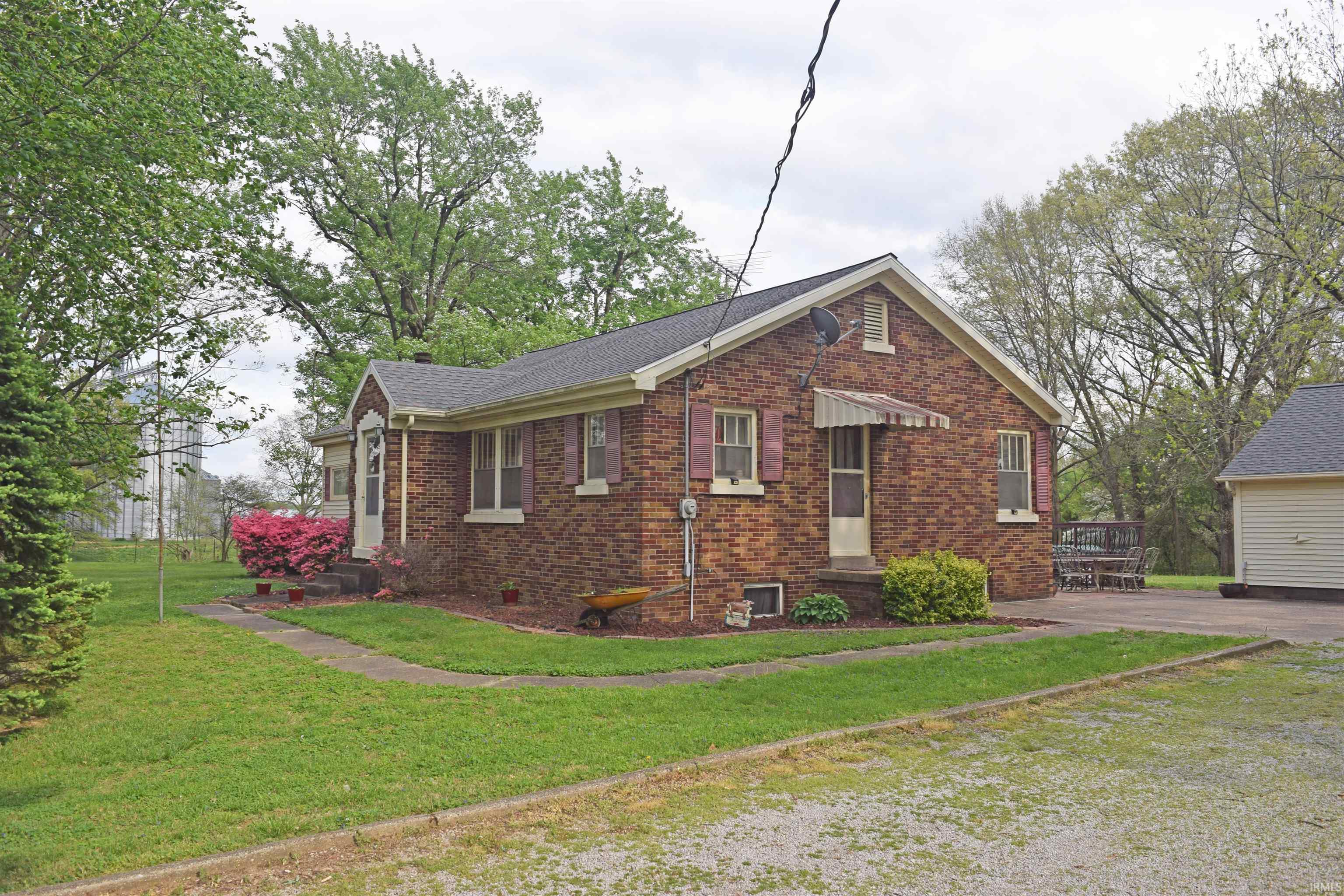 11707 Diamond Island Road Wadesville, IN 47638 - Photo 4 of 36