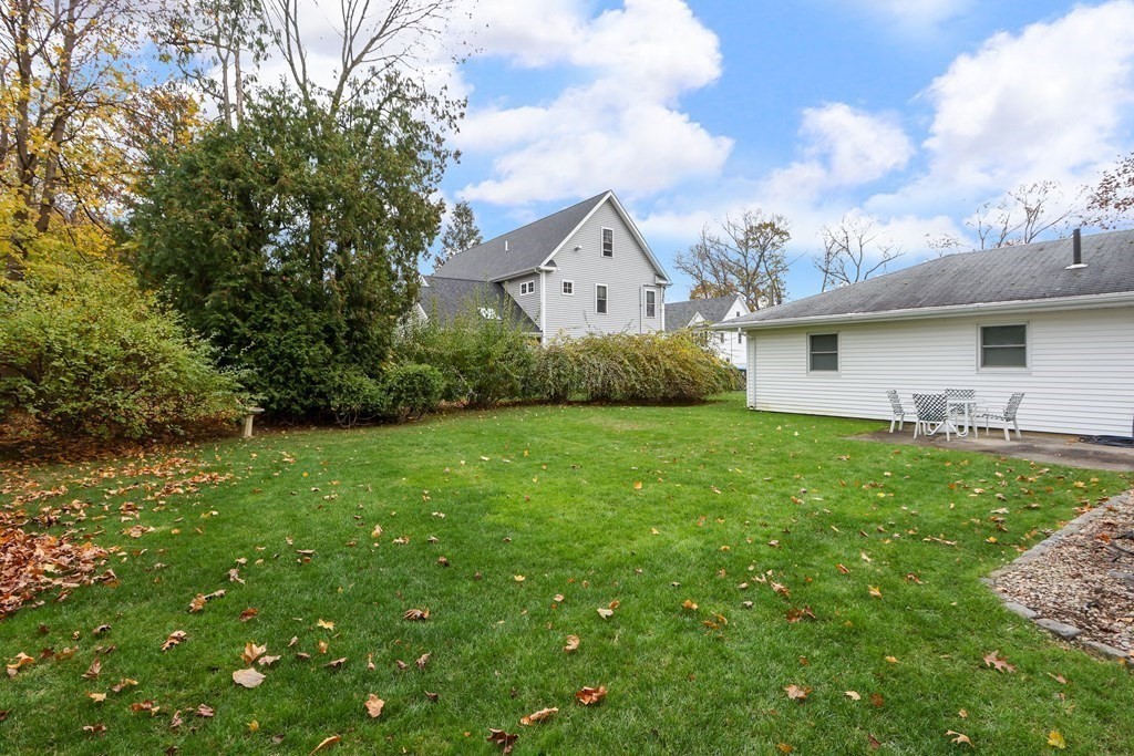 13 Wentworth Road Natick, MA 01760 - Photo 29 of 33 a front view of house with garden