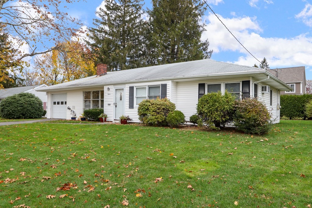 13 Wentworth Road Natick, MA 01760 - Photo 3 of 33 a view of a house with backyard and garden